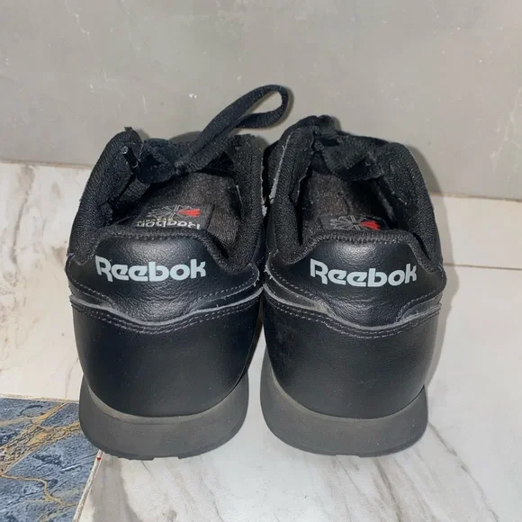 Girls Reebok Classic Black Shoes Size 4.5 - Picture 5 of 8